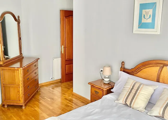 Casa Lur Wifi Y Parking Privado Incluido דירה